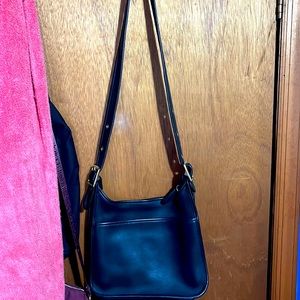 genuine leather coach bag used a few times but still in excellent condition
